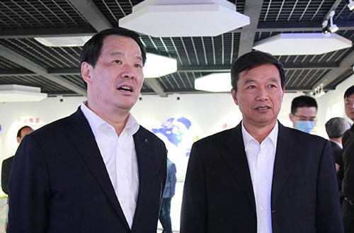 中建材總裁、中國(guó)工程院院士彭壽一行蒞臨鵬飛集團(tuán)考察